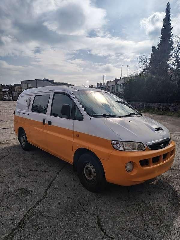 Käytetty Hyundai H-1 101 HP (74 kW) 2002 Tila-auto