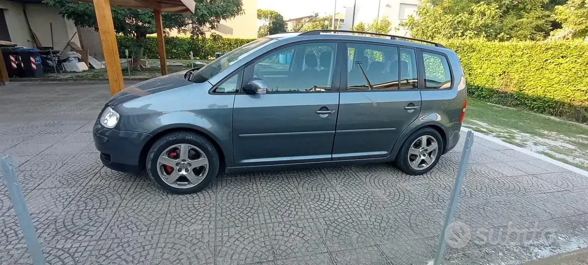 Usata VW Touran 115 CV (84 kW) 2003 Grigio Monovolume