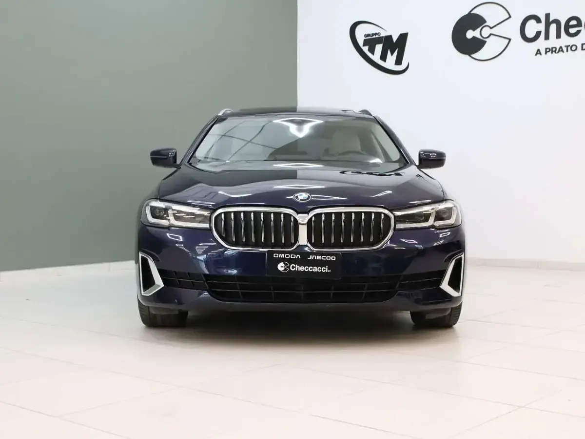 Usata BMW 530 Luxury Line 249 CV (183 kW) 2022 Blu/azzurro Station wagon