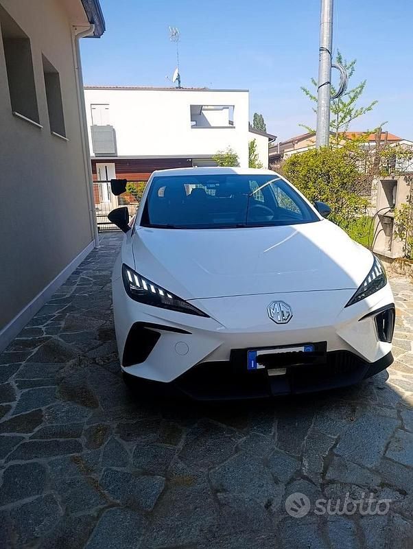 Usata MG MG4 EV 125 kW (170 CV) 2023 Bianco Utilitaria