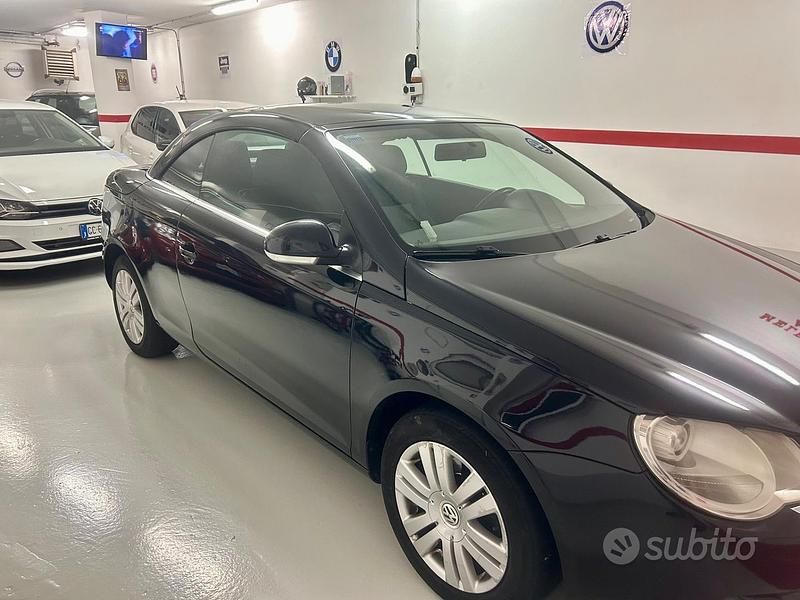 Usata VW Eos 140 CV (102 kW) 2008 Nero Cabrio