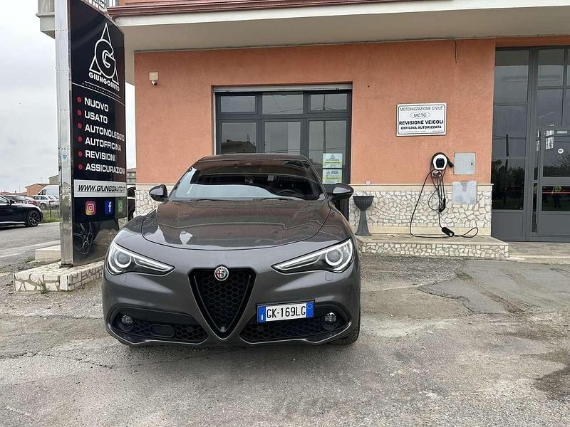 Usata Alfa Romeo Stelvio Sprint 190 CV (139 kW) 2022 Grigio SUV