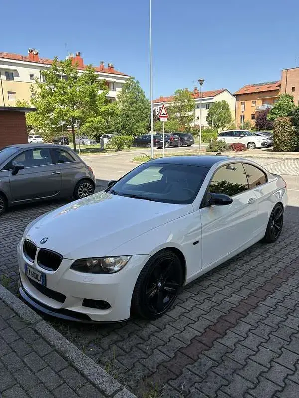 Usata BMW 320 177 CV (130 kW) 2009 Coupé