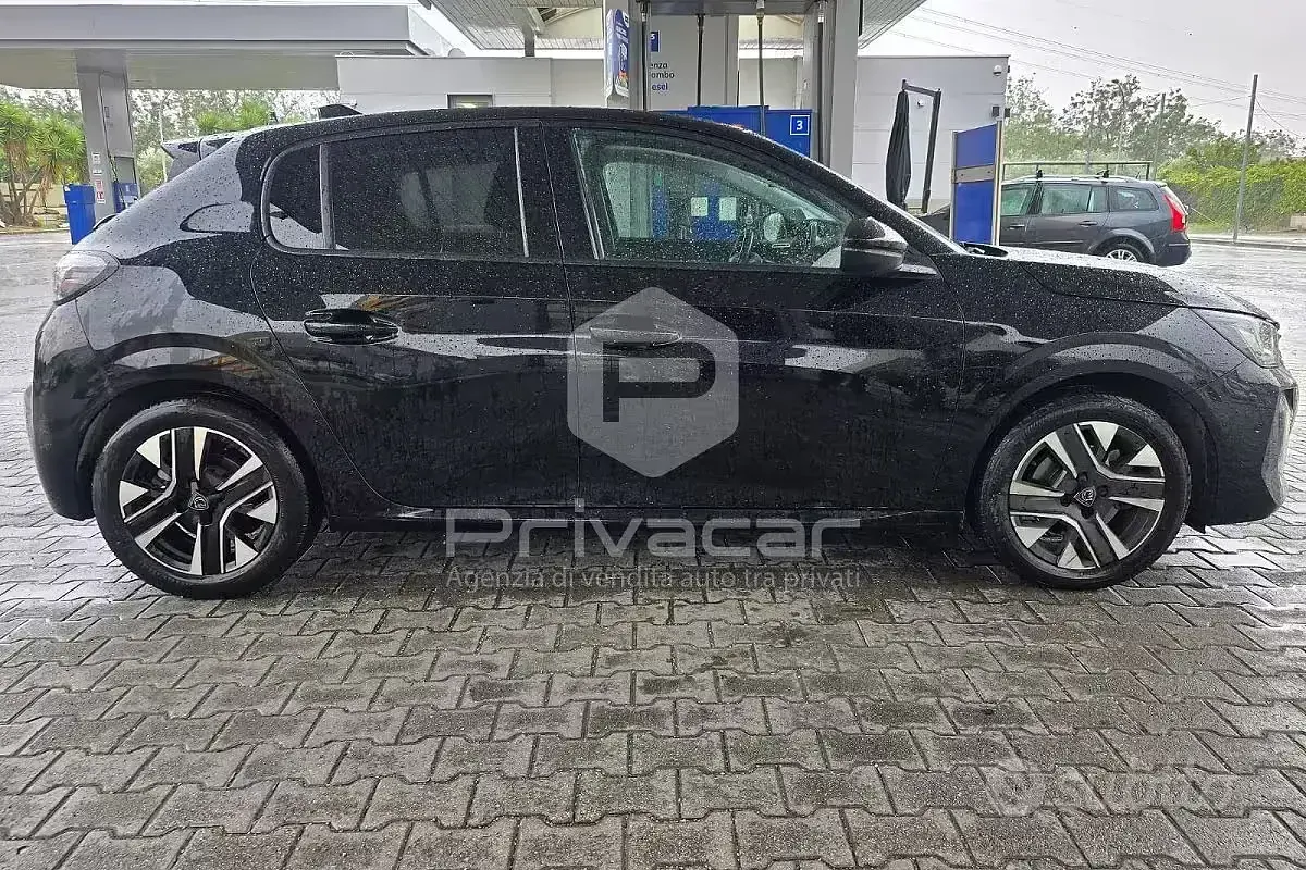 Usata Peugeot 208 Allure 101 CV (74 kW) 2024 Nero Utilitaria