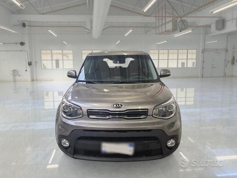 Usata Kia Soul 135 CV (99 kW) 2017 Grigio SUV