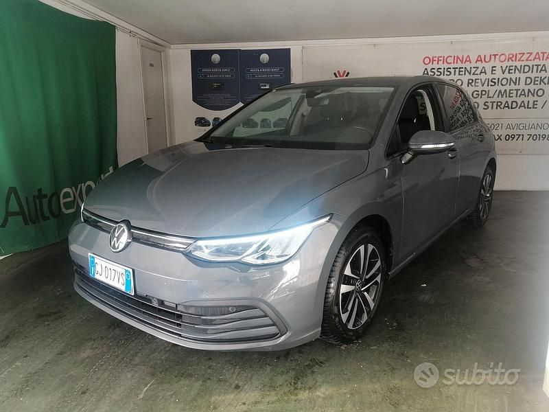 Usata VW Golf VII Life 115 CV (84 kW) 2021 Grigio Utilitaria