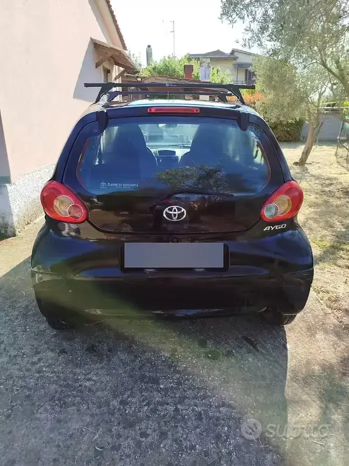 Usata Toyota Aygo 68 CV (50 kW) 2007 Nero Utilitaria