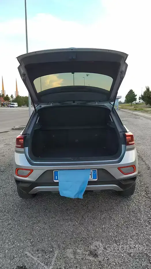 Usata VW T-Roc Life 150 CV (110 kW) 2022 Grigio SUV
