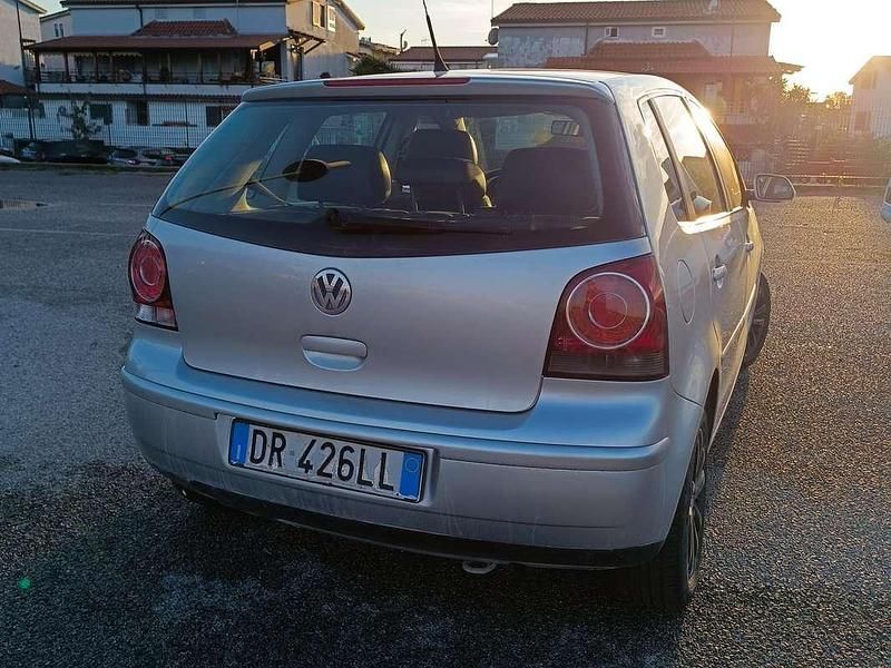 Usata VW Polo Comfortline 69 CV (50 kW) 2008 Argento Utilitaria