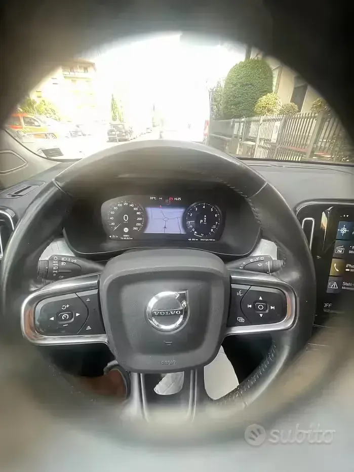 Usata Volvo XC40 129 CV (94 kW) 2020 Nero SUV