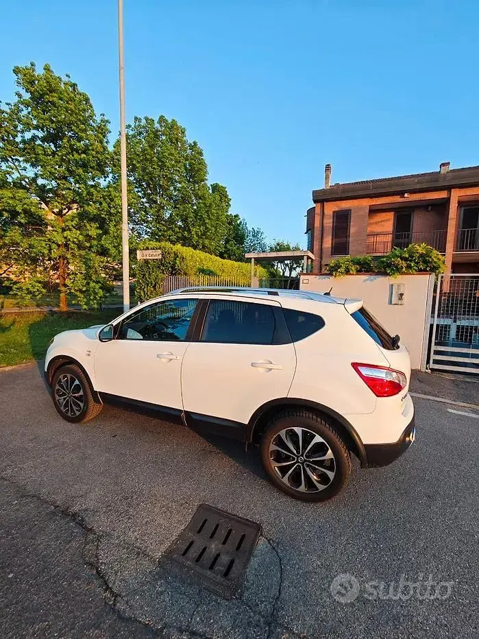 Usata Nissan Qashqai 117 CV (86 kW) 2011 Bianco SUV