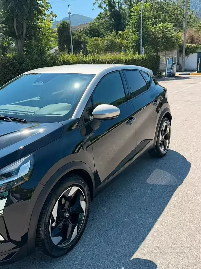 Usata Renault Captur 91 CV (66 kW) 2025 Nero SUV