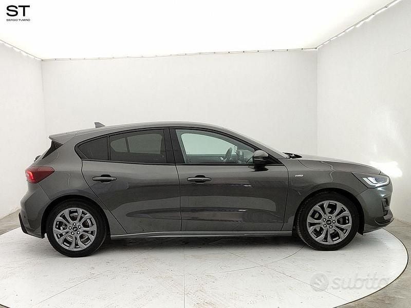 Usata Ford Focus ST 125 CV (91 kW) 2022 Grigio Berlina