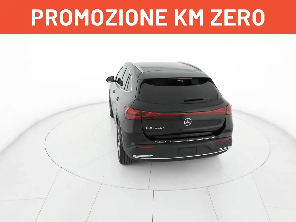 Nuova Mercedes EQA250+ Advanced 139 kW (190 CV) 2026 Nero notte SUV