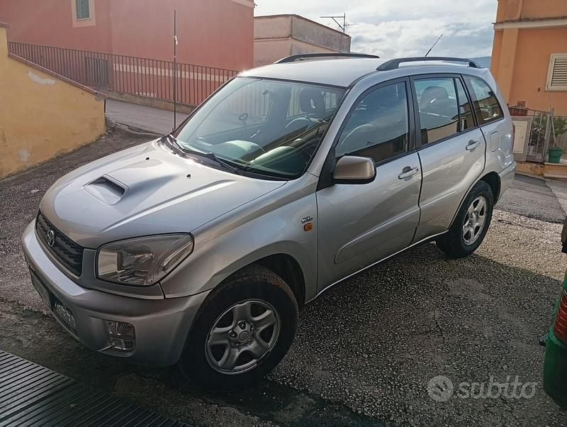 Usata Toyota RAV4 2002 Grigio SUV