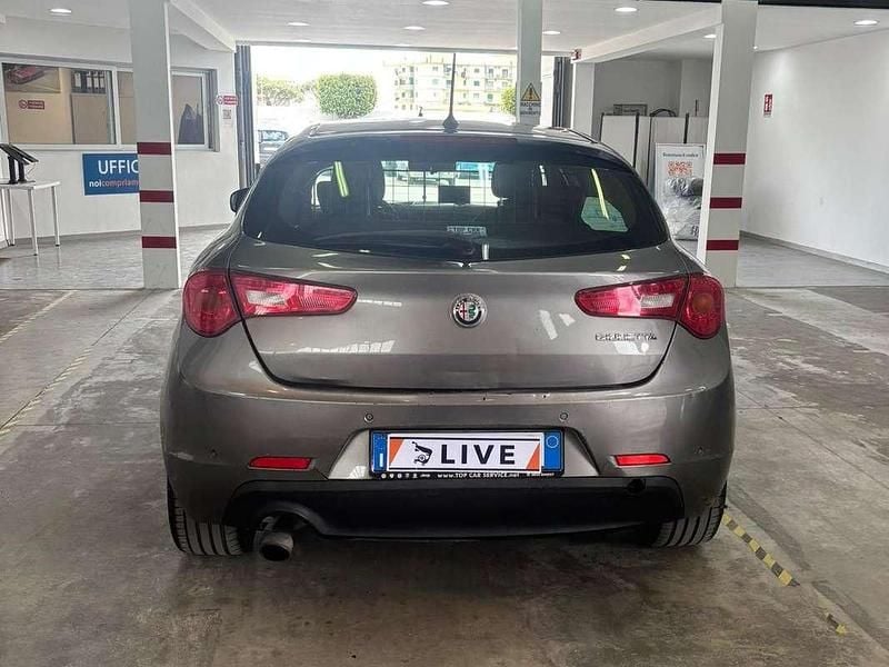 Usata Alfa Romeo Giulietta Super 120 CV (88 kW) 2016 Grigio Utilitaria