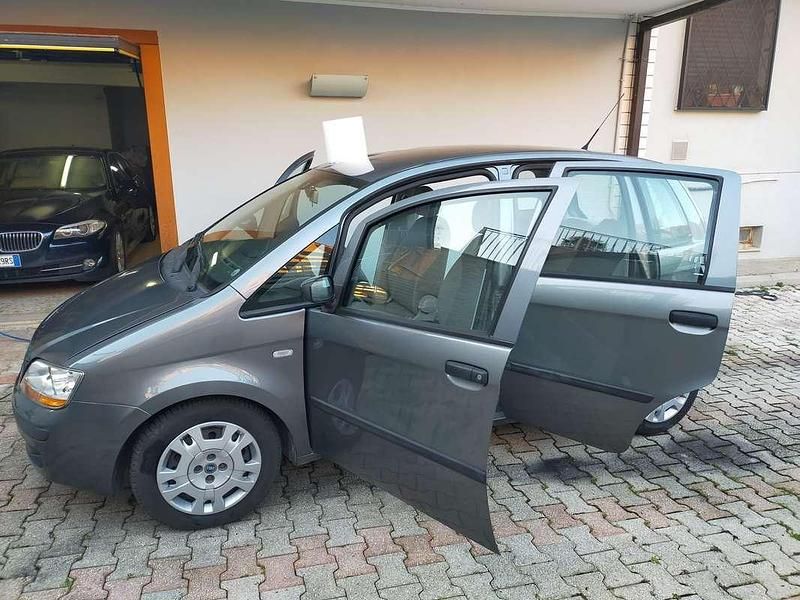 Usata Fiat Idea Dynamic 69 CV (50 kW) 2004 Monovolume