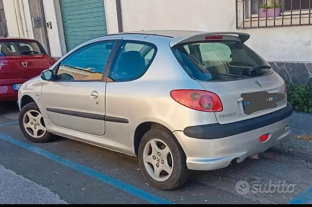 Usata Peugeot 206 68 CV (50 kW) 2004 Grigio Berlina