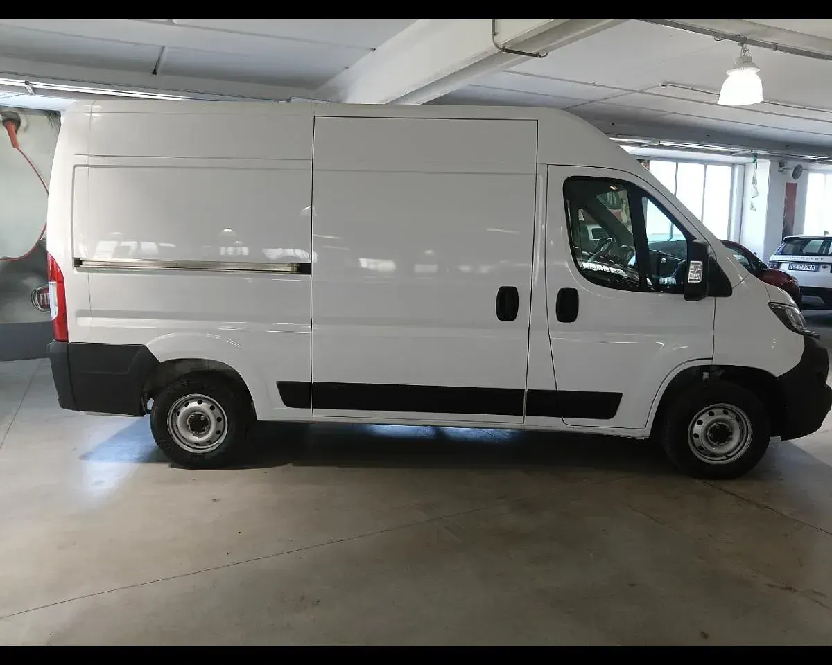 Begagnad Fiat Ducato Easy 140 HK (102 kW) 2023 Vit Van