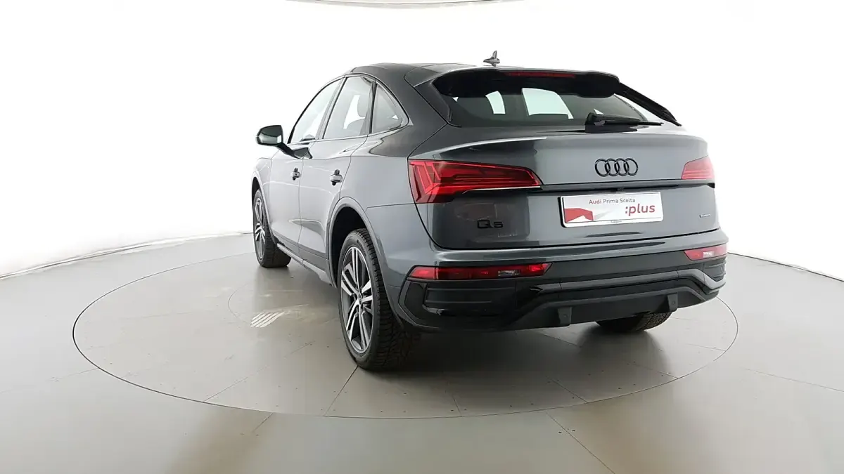 Usata Audi Q5 Sportback S-line plus 204 CV (150 kW) 2023 Grigio daytona SUV