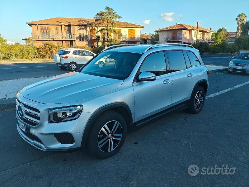 Usata Mercedes GLB180 116 CV (85 kW) 2020 Argento SUV