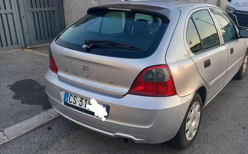 Usata Rover 25 75 CV (55 kW) 2005 Argento Utilitaria
