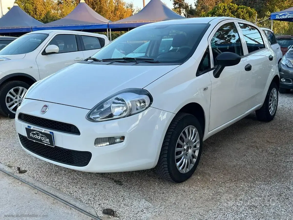 Usata Fiat Punto Street 78 CV (57 kW) 2018 Bianco Utilitaria