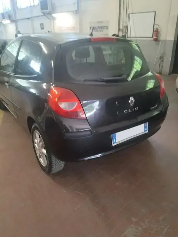 Usata Renault Clio II 86 CV (63 kW) 2006 Nero Berlina