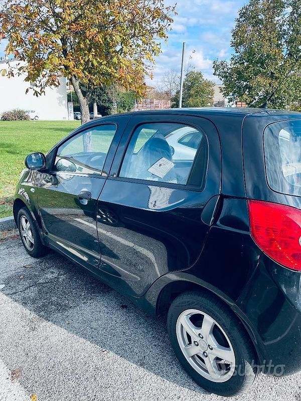 Usata DR DR1 67 CV (49 kW) 2011 Nero Utilitaria