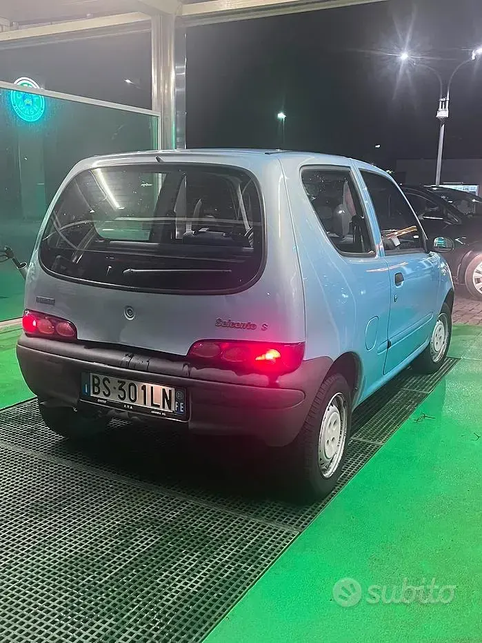 Usata Fiat 600 S 54 CV (39 kW) 2001 Bluazzurro Berlina