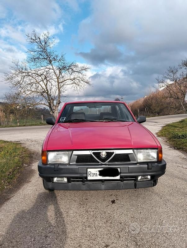 Usata Alfa Romeo 75 120 CV (88 kW) 1989 Rosso Berlina