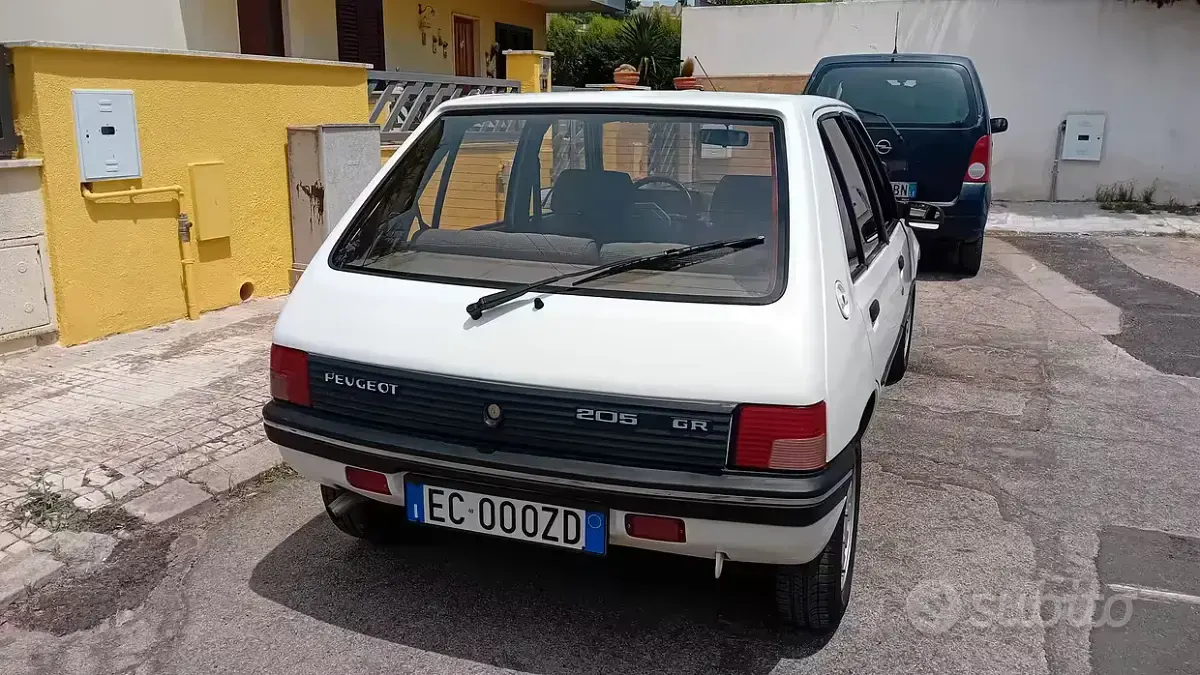 Usata Peugeot 205 54 CV (39 kW) 1992 Bianco Berlina
