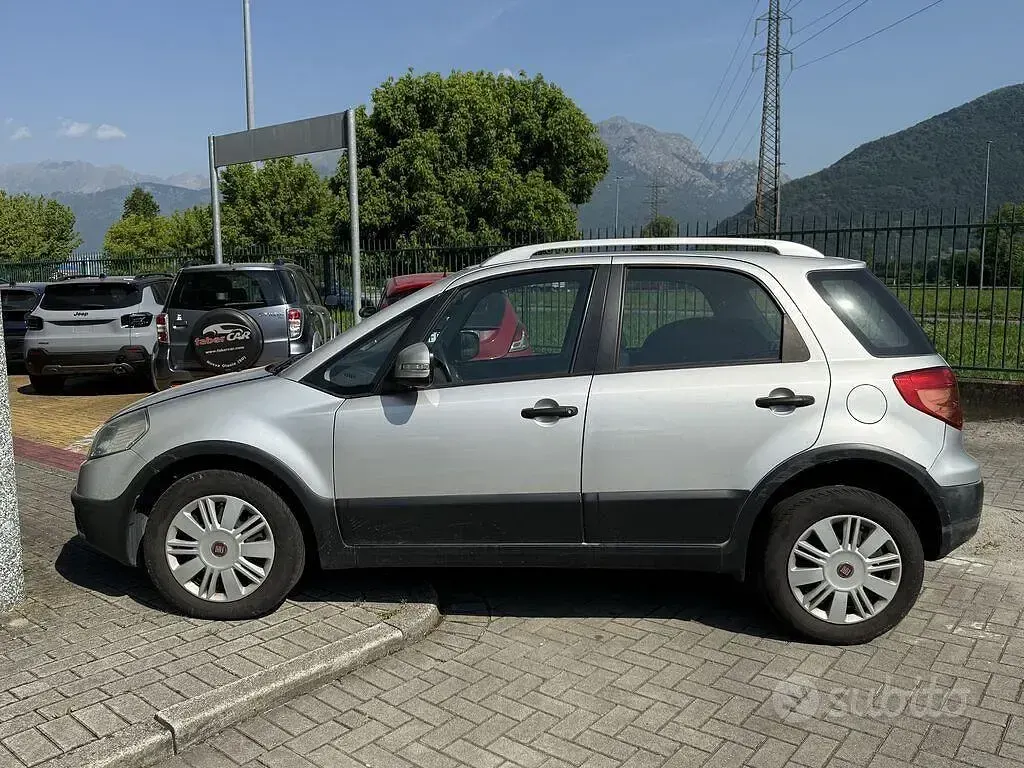 Usata Fiat Sedici Dynamic 135 CV (99 kW) 2014 Argento SUV
