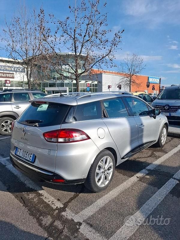 Usata Renault Clio GrandTour 90 CV (66 kW) 2019 Grigio Station wagon