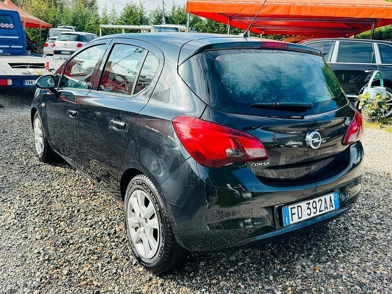 Usata Opel Corsa 100 CV (73 kW) 2017 Nero Berlina