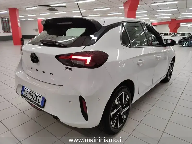 Usata Opel Corsa 101 CV (74 kW) 2025 Bianco Utilitaria