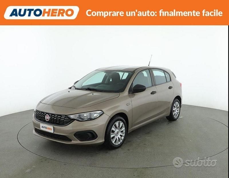 Usata Fiat Tipo Pop 95 CV (69 kW) 2018 Oro Berlina