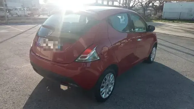 Usata Lancia Ypsilon Silver 69 CV (50 kW) 2012 Rosso Utilitaria
