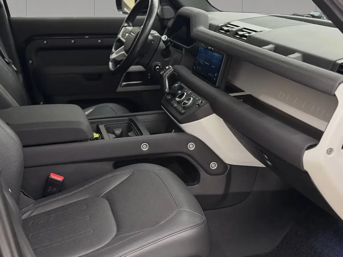 Usado Land Rover Defender SE 249 CV (183 kW) 2021 Negro SUV