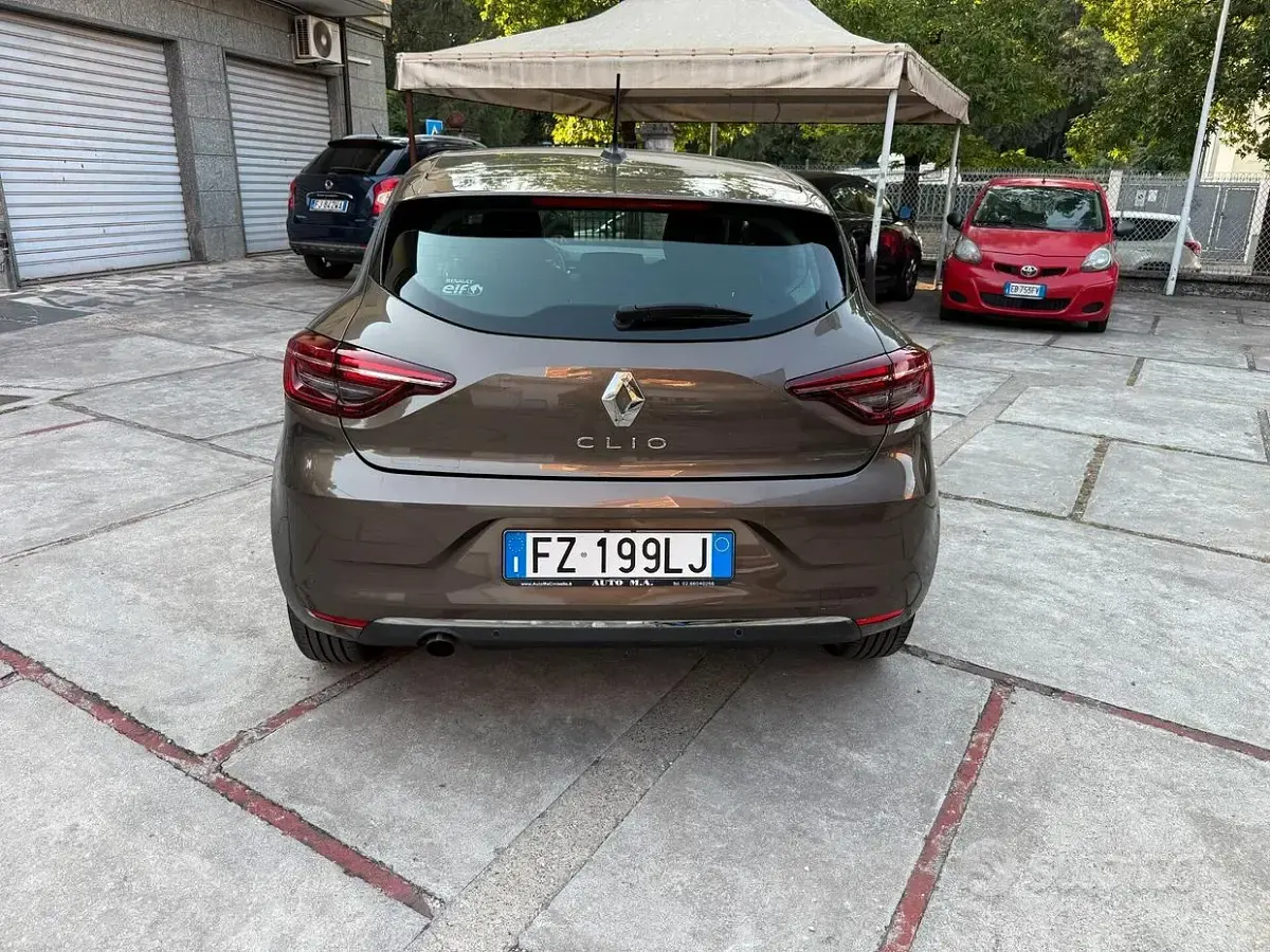 Usata Renault Clio IV Business 101 CV (74 kW) 2019 Marrone Berlina