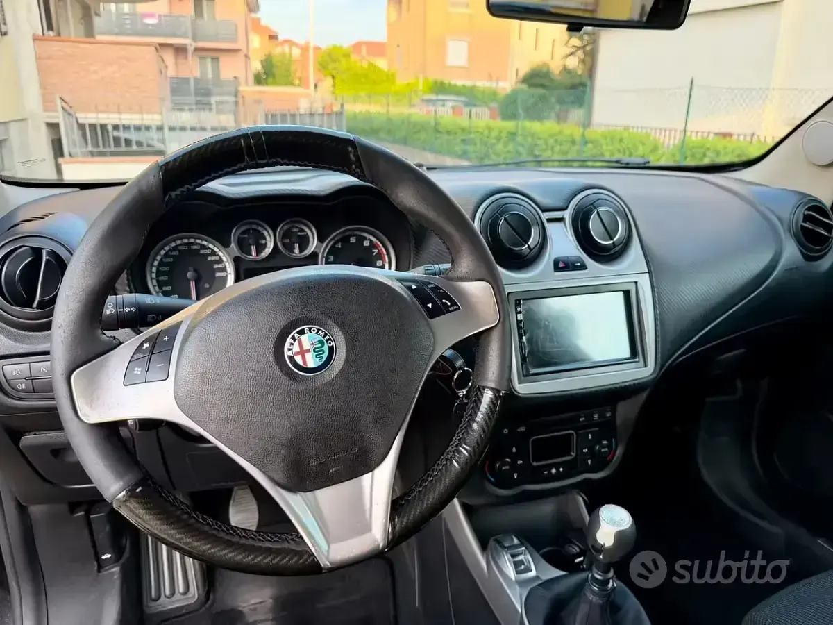 Usata Alfa Romeo MiTo Distinctive 105 CV (77 kW) 2011 Nero Utilitaria