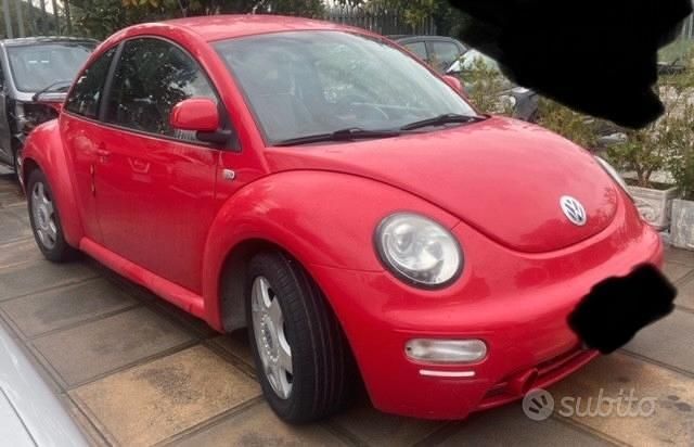Usata VW New Beetle 150 CV (110 kW) 2000 Rosso Utilitaria