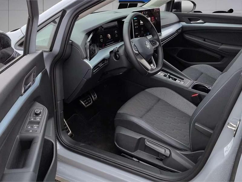 Usata VW Golf VIII Style 150 CV (110 kW) 2025 Grigio Berlina