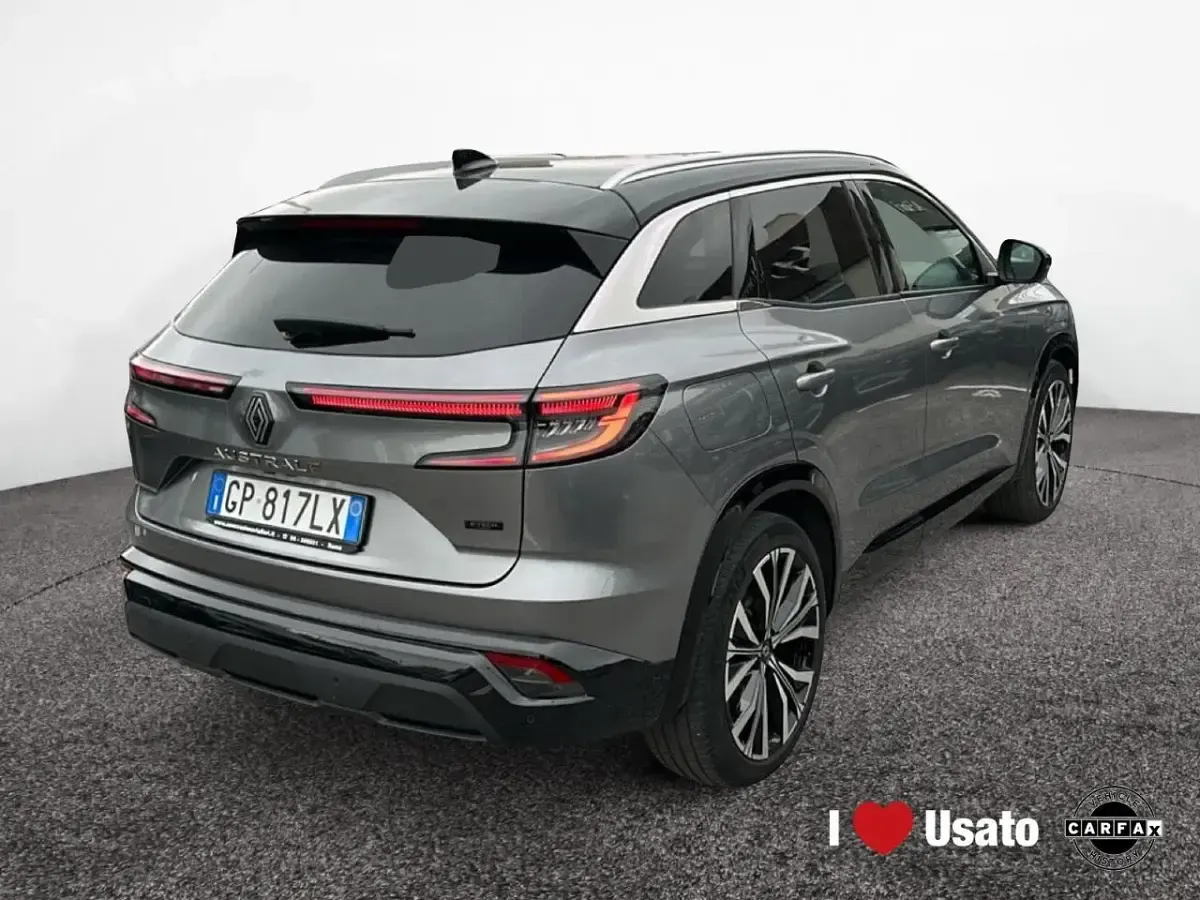 Usata Renault Clio Iconic 200 CV (147 kW) 2023 Grigio Utilitaria