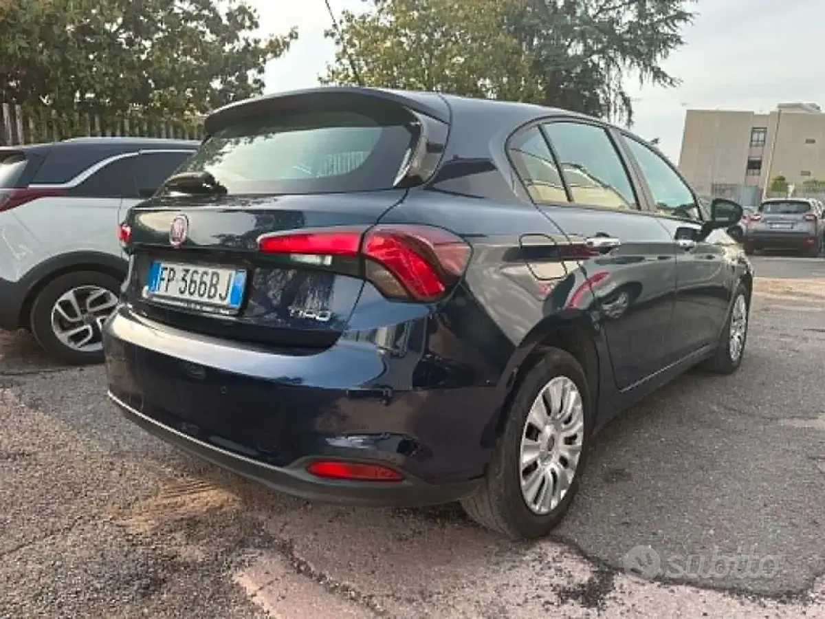 Gebraucht Fiat Tipo Lounge 95 PS (69 kW) 2018 Blau Limousine