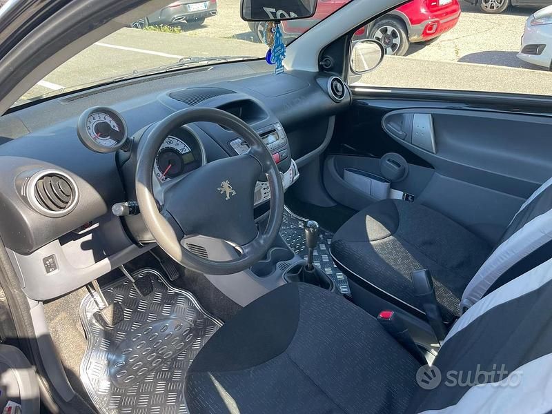 Usata Peugeot 107 68 CV (50 kW) 2012 Nero Utilitaria