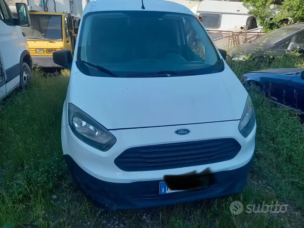 Usata Ford Tourneo Courier 75 CV (55 kW) 2016 Bianco Monovolume