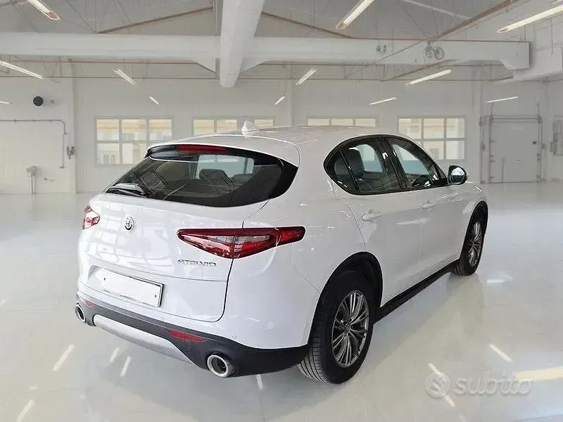 Usata Alfa Romeo Stelvio Business 160 CV (117 kW) 2021 Bianco SUV