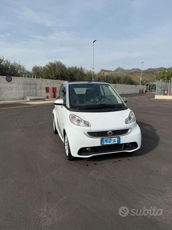 Bianco Usata 2009 Smart ForTwo Cabrio Cabrio | 6290 € (Cara) - Immagine 1/4