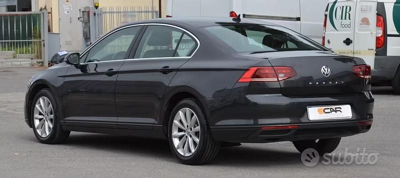 Usata VW Passat Business 120 CV (88 kW) 2020 Nero Berlina